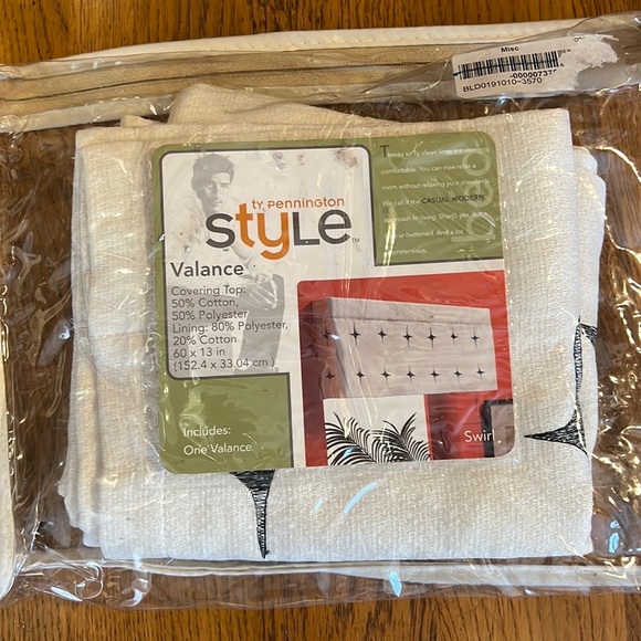 Valance - Picture 3 of 3